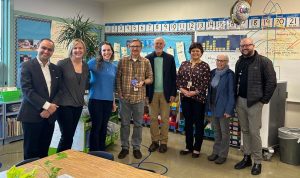 Golden Apple winner Dan Reynolds with district and Mt. View staff, school board member, and members of the Corvallis Public Schools Foundation.